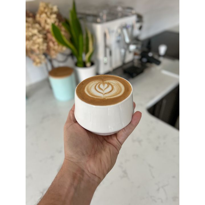 Kruve Imagine Latte porseleinen kopjes 250 ml wit set van 2 met vilt coasters