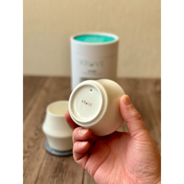 Kruve Cascade Espresso porseleinen kopjes 75 ml wit stapelbaar set van 2 met vilt coasters