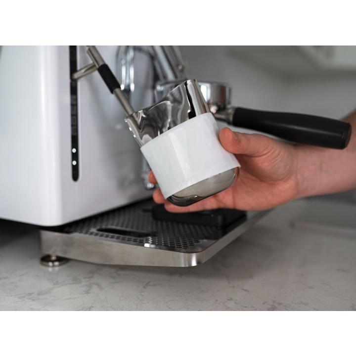 Kruve Create melkkan 440 ml wit met geïntegreerde 3-in-1 schenktuit