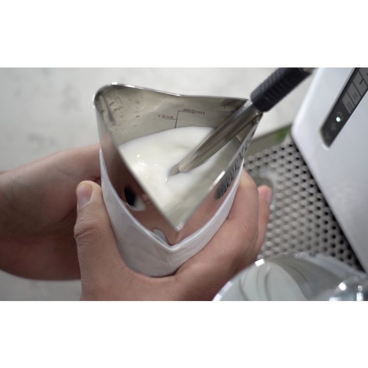 Kruve Create melkkan 440 ml wit met geïntegreerde 3-in-1 schenktuit